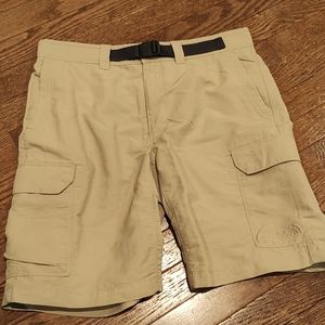 NWOT The North Face men's shorts 32